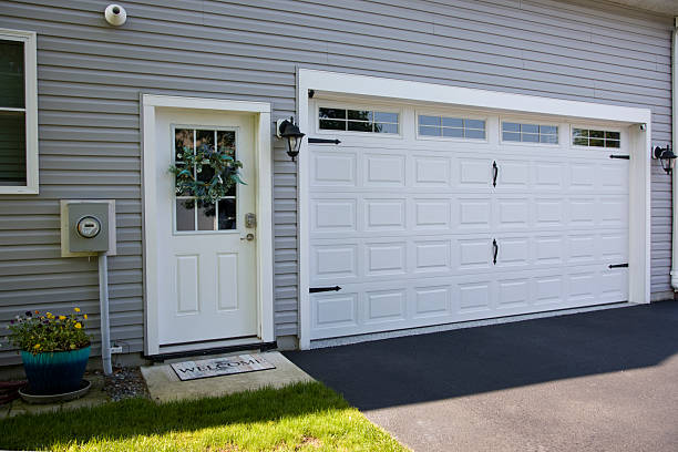24/7 Emergency Garage Door Panel Replacement experts in Baker County County, GA